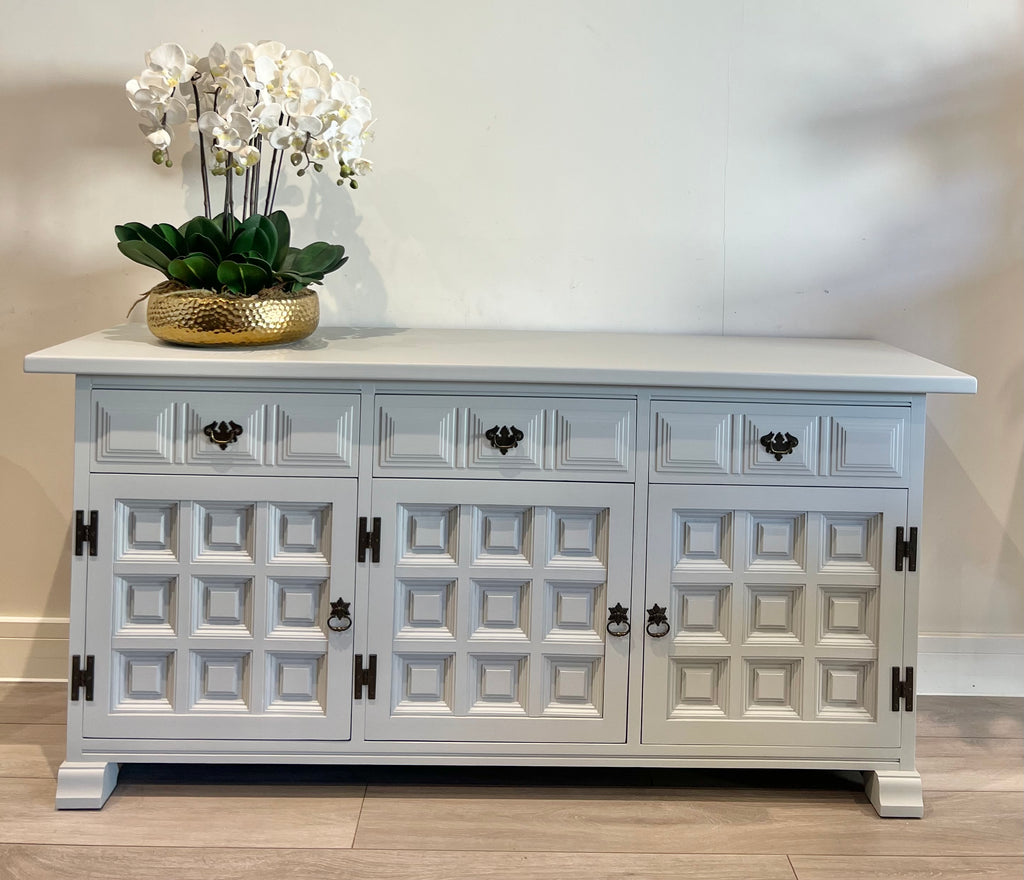 Sideboard – Classic Wood Furniture, Bespoke Handles