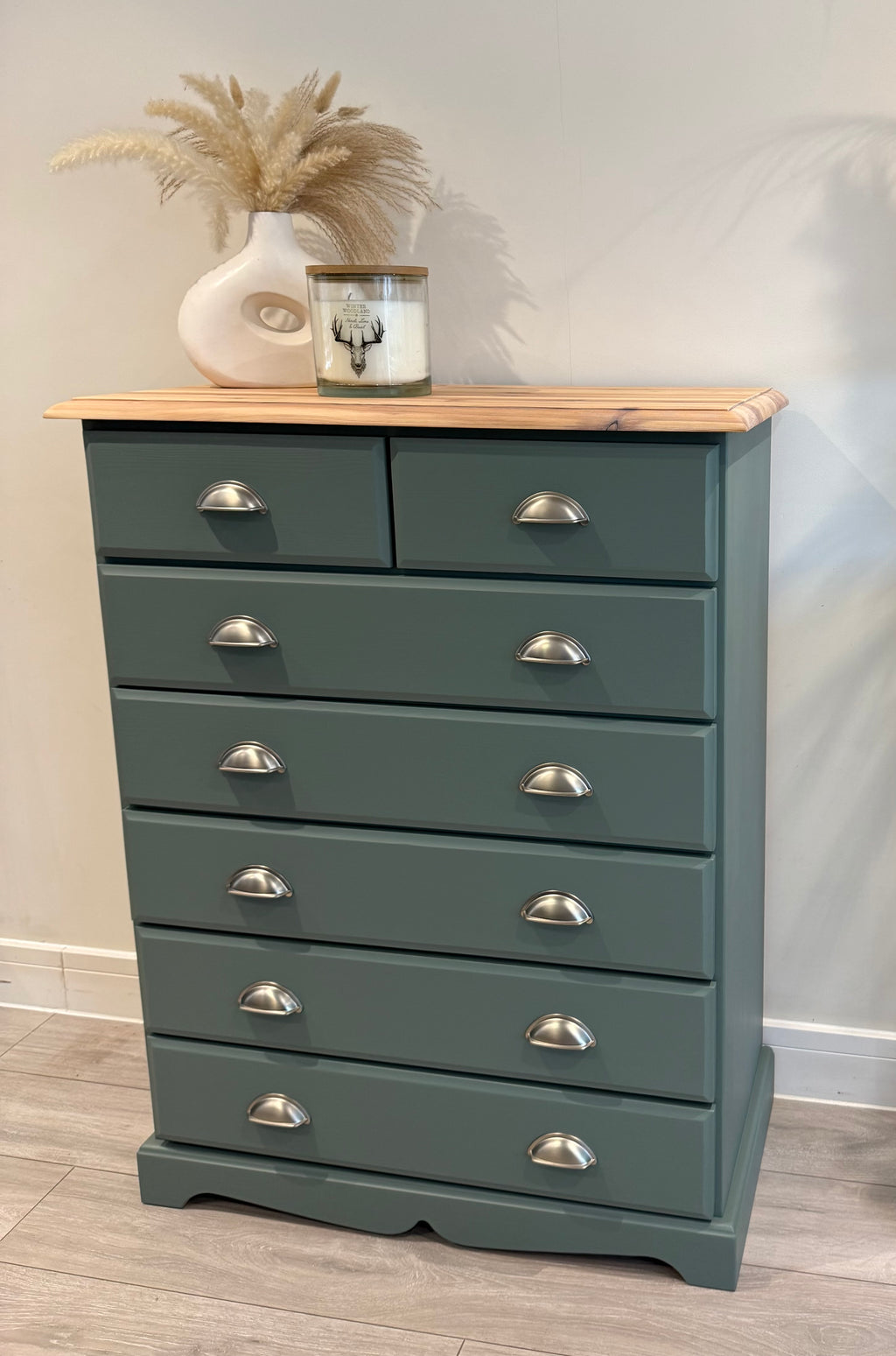 Chest of drawers
