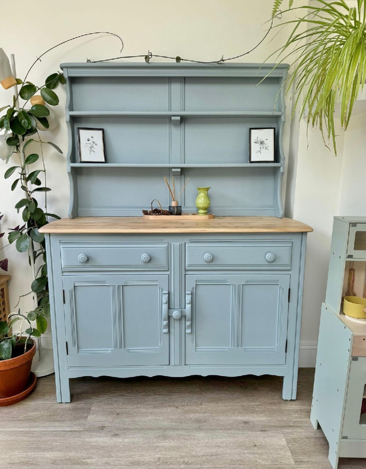 Welsh Dresser – Elegant Storage with Heritage Style