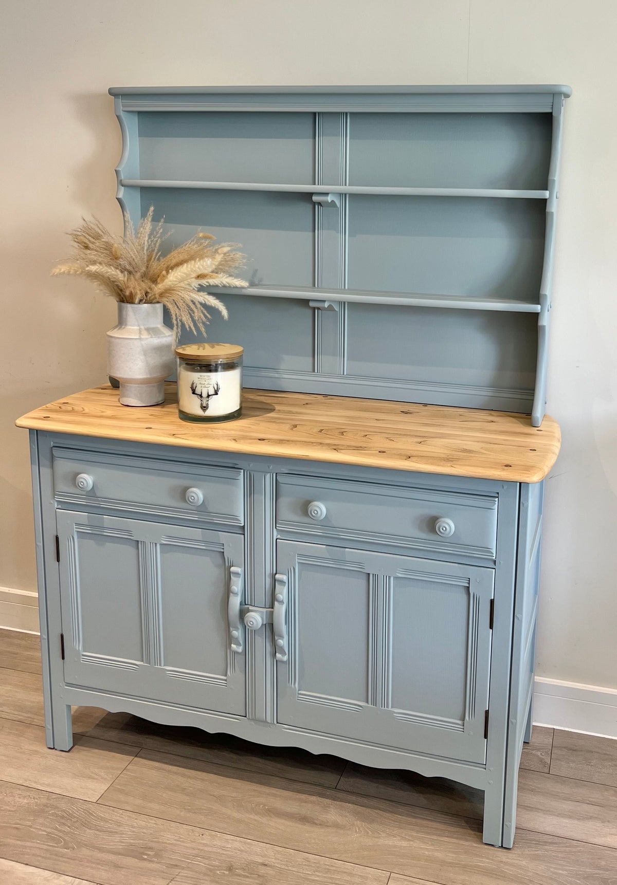 Welsh Dresser – Elegant Storage with Heritage Style