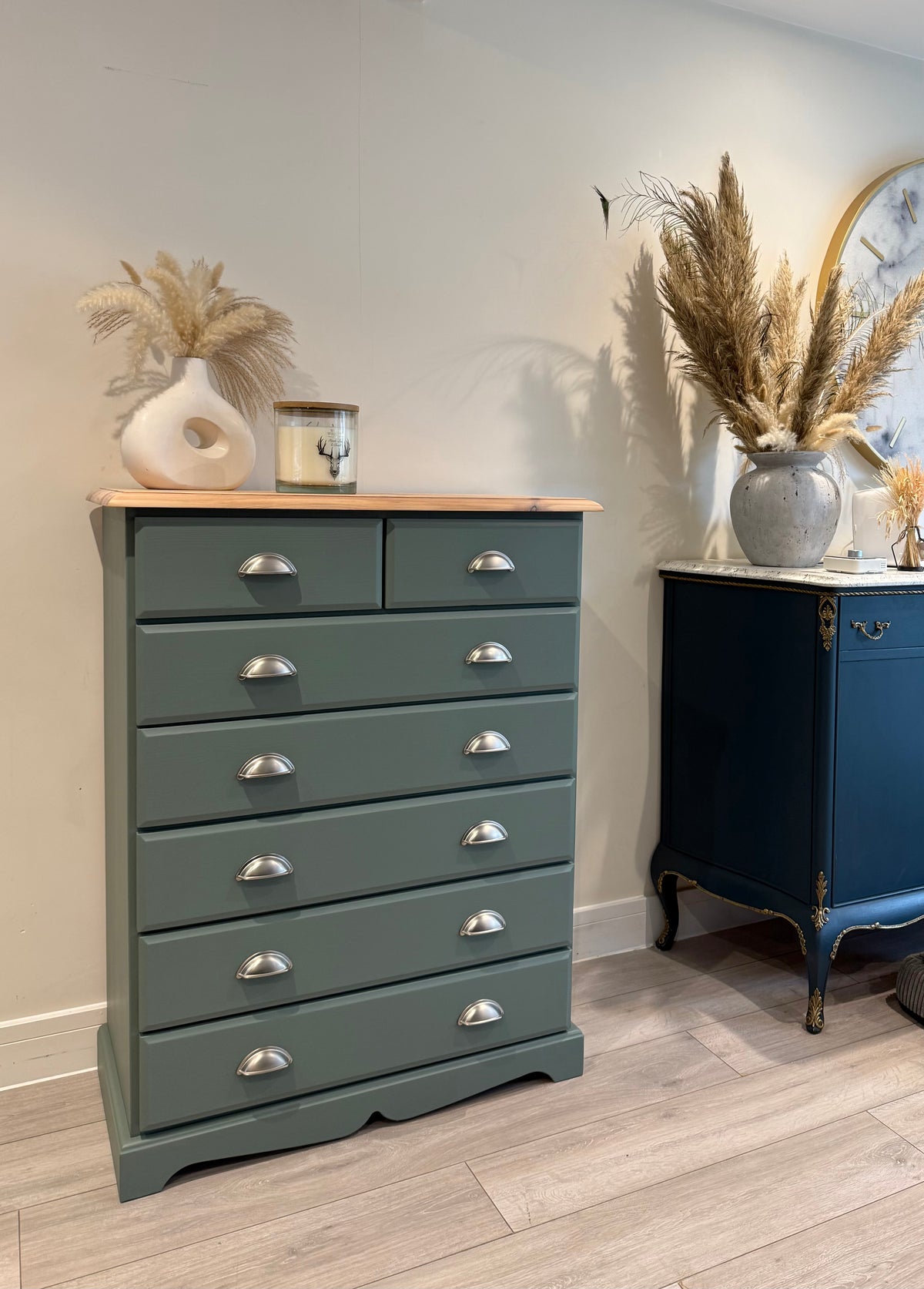 Chest of drawers