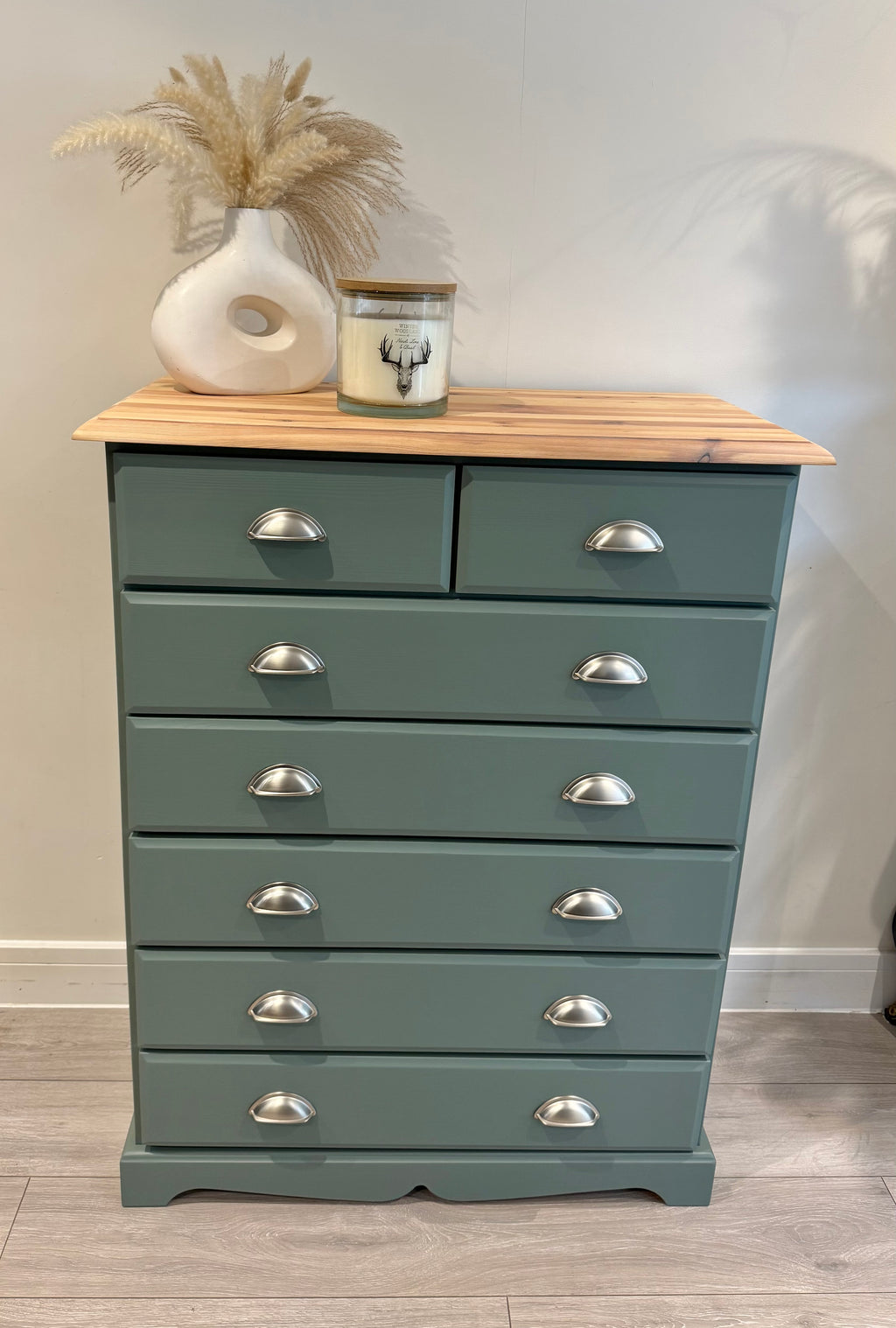Chest of drawers