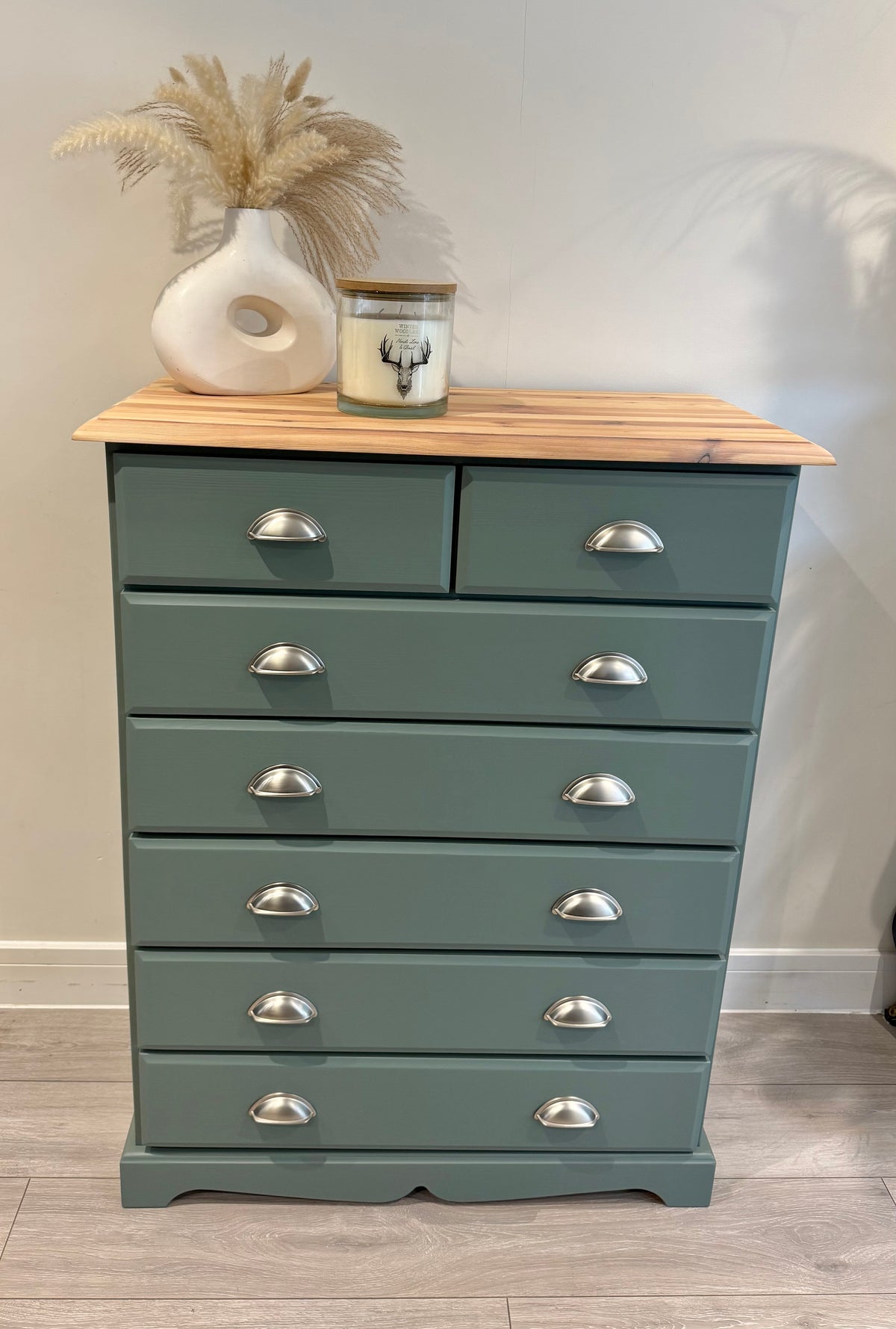 Chest of drawers