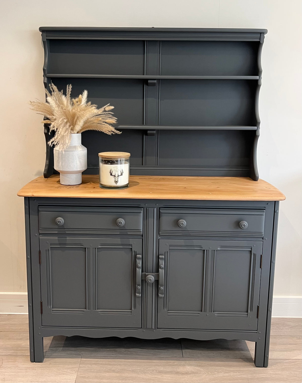 Vintage Ercol Dresser – Timeless British Craftsmanship