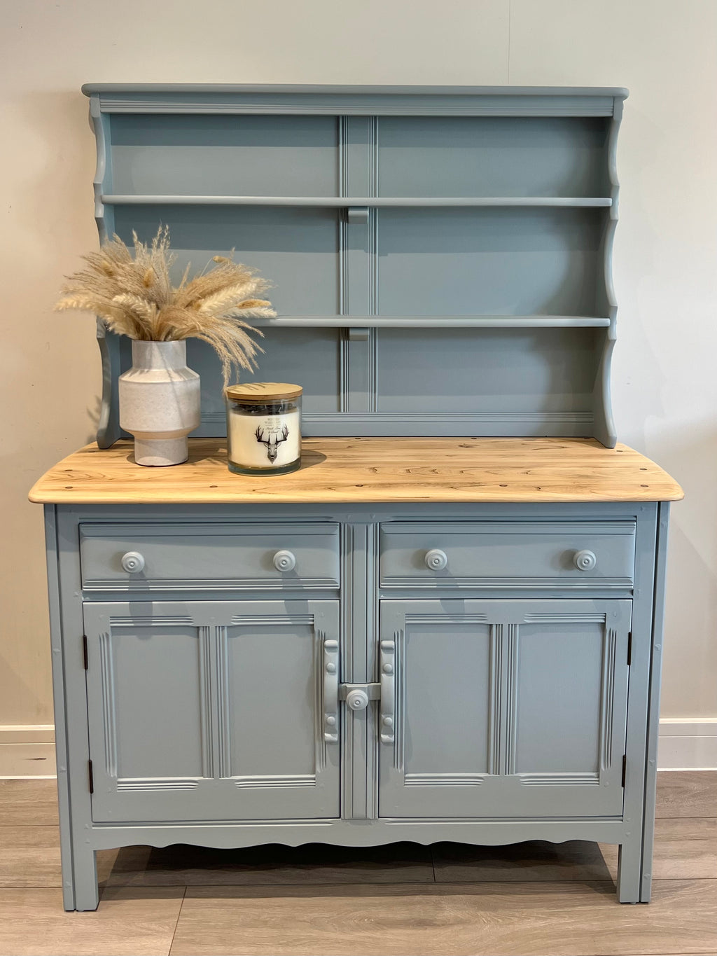 Welsh Dresser – Elegant Storage with Heritage Style