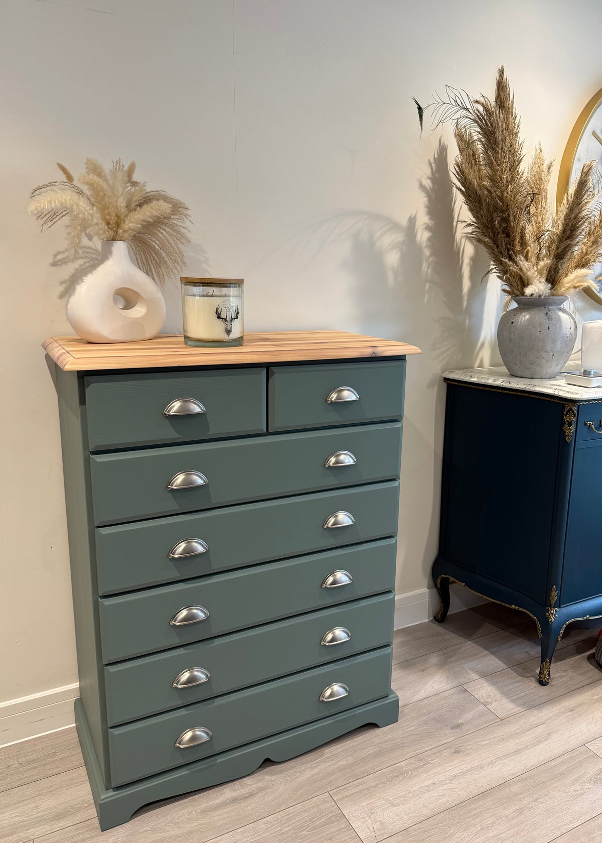 Chest of drawers