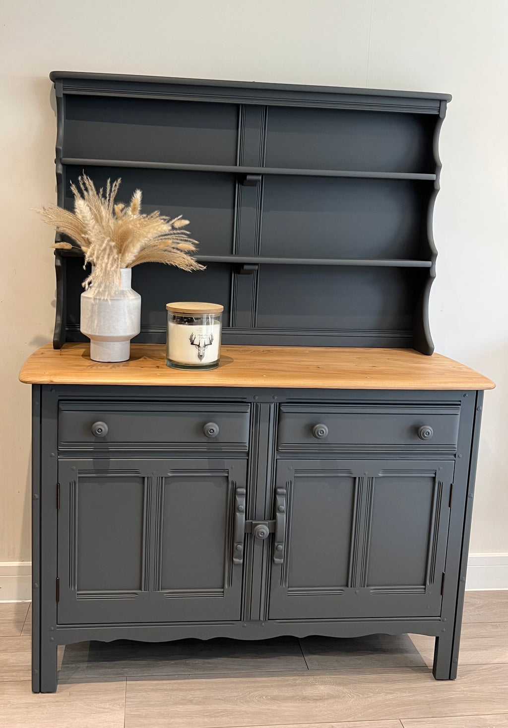 Vintage Ercol Dresser – Timeless British Craftsmanship