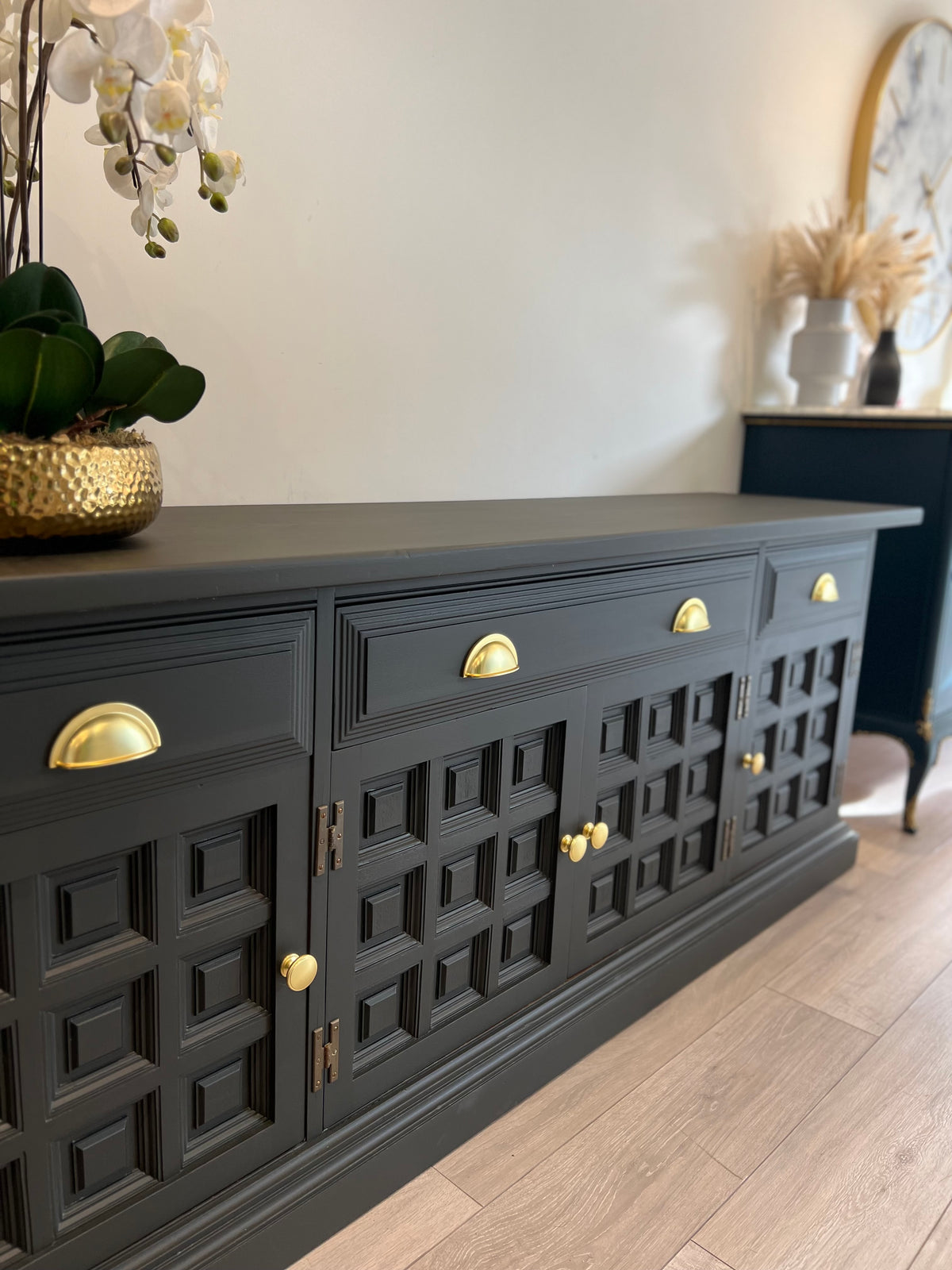 Sideboard – Timeless Elegance