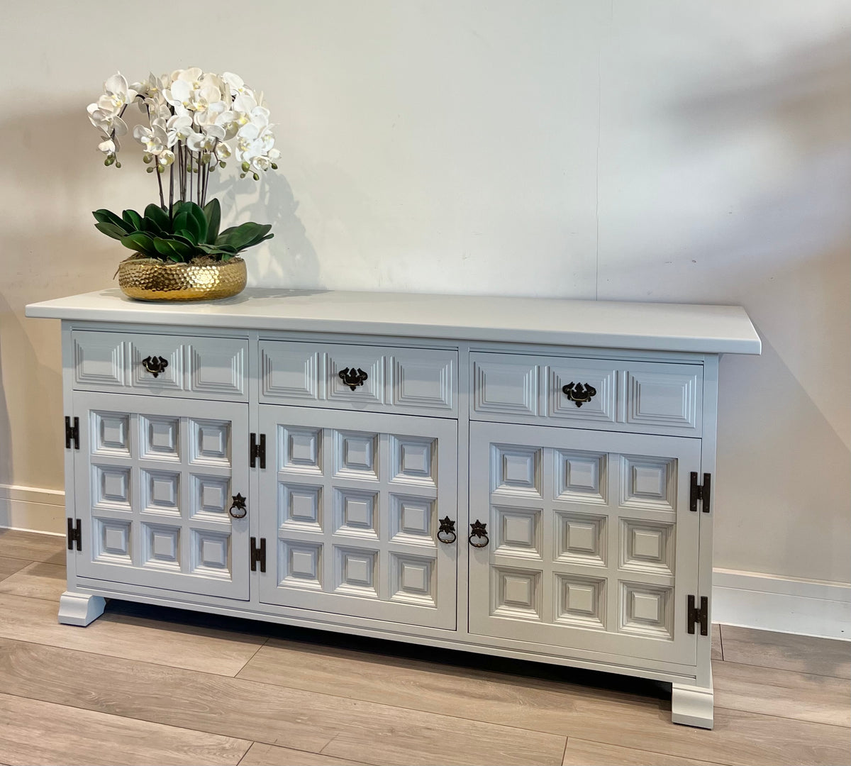 Sideboard – Classic Wood Furniture, Bespoke Handles