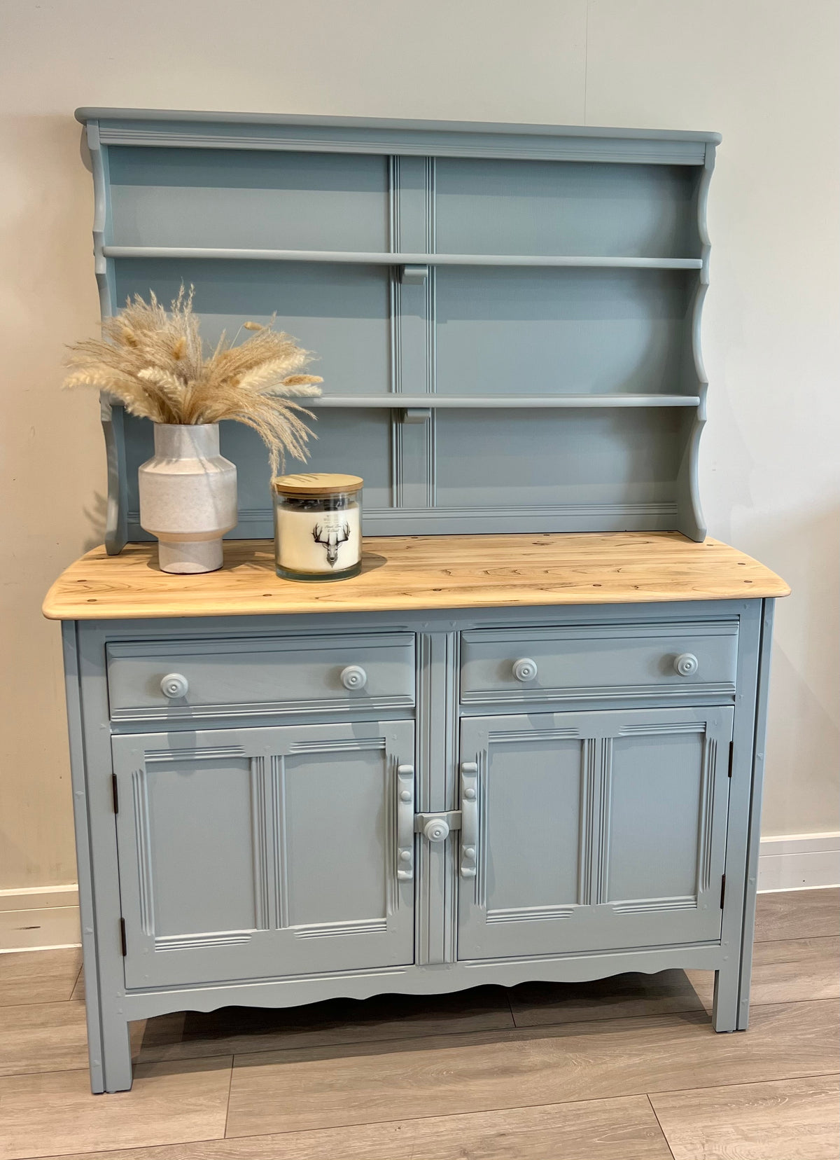 Welsh Dresser – Elegant Storage with Heritage Style