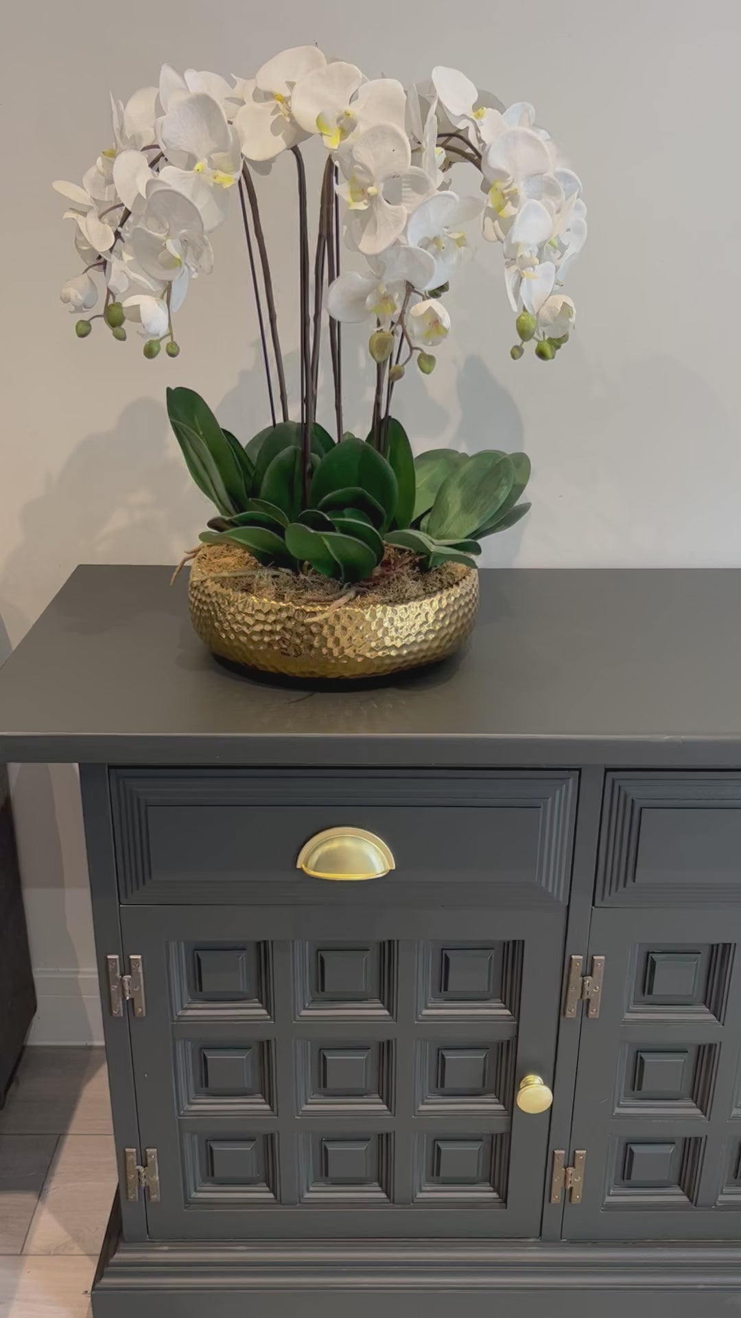 Sideboard – Timeless Elegance